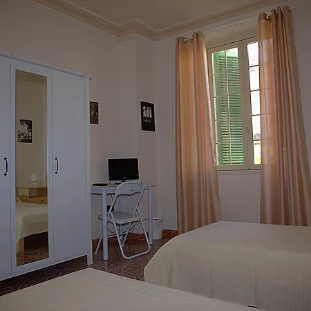 La Casa Di Iride בית הארחה *
